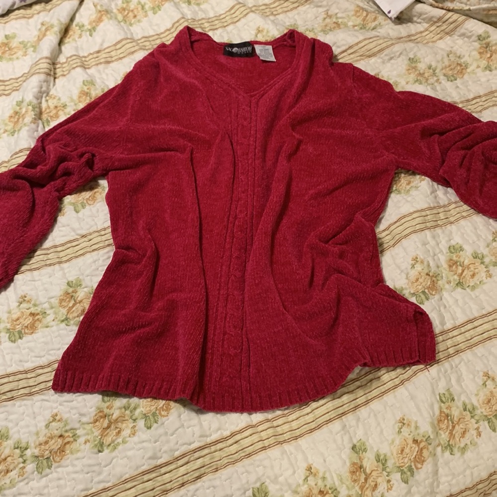🩷 beautiful hot pink 🩷 sweater - GENTLY USED! - Picture 3 of 6
